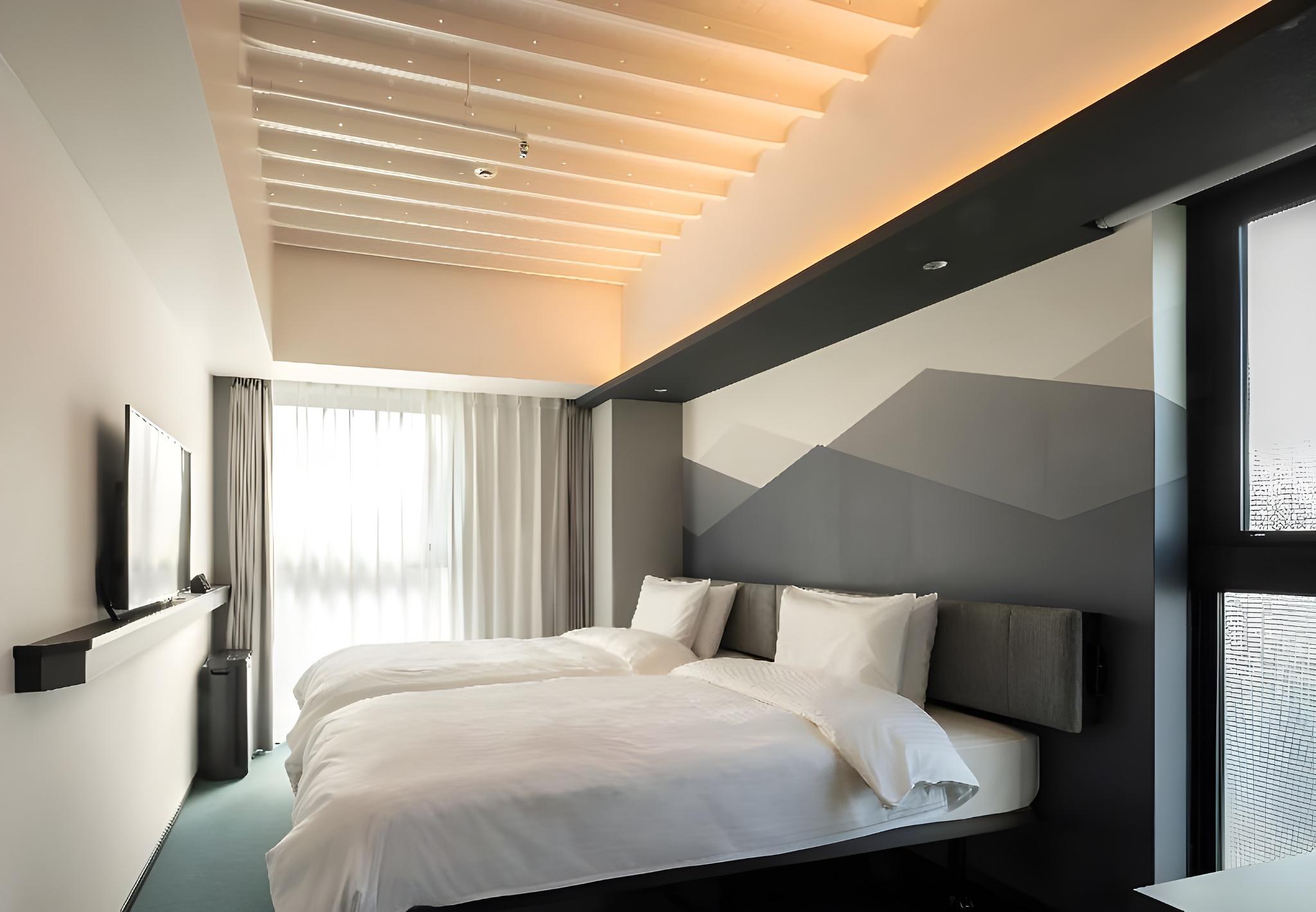 Type B, Single, 2 Double Beds