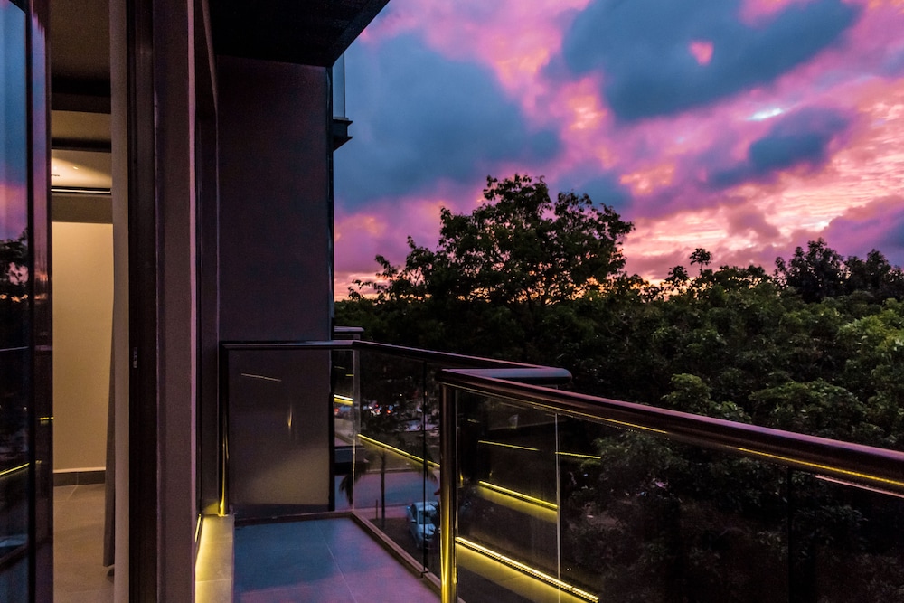 Kabah Boutique Hotel 62/64