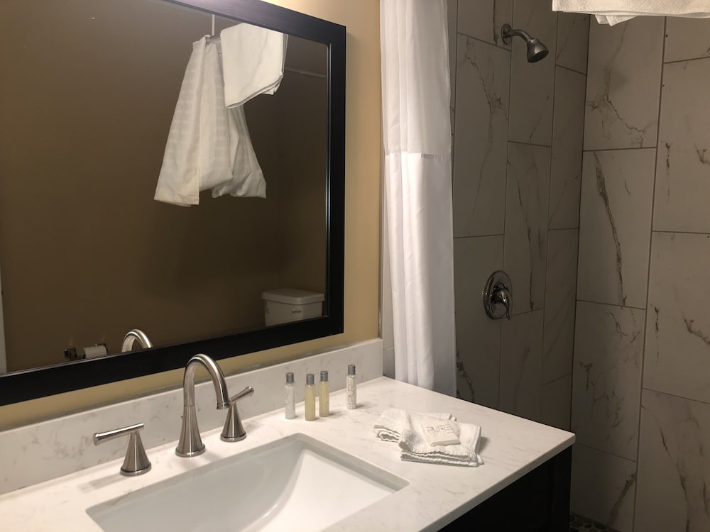 Hotel Elevation 17/45