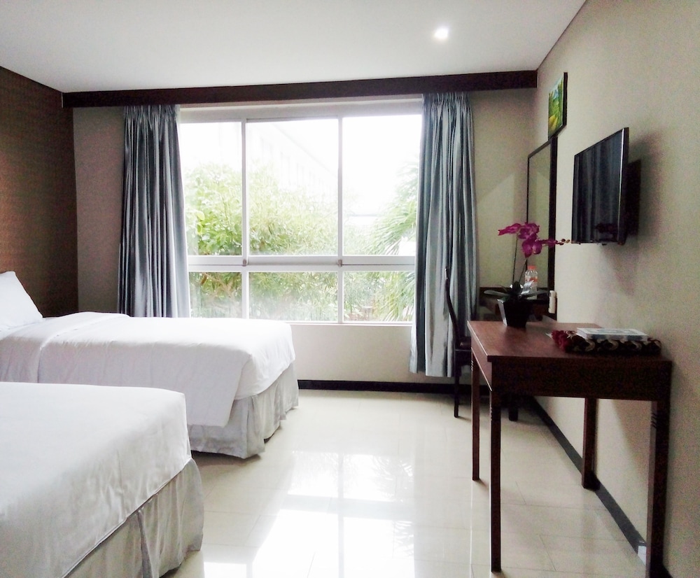 The Kanjeng Suites Kuta Galeria - Bali 20/56