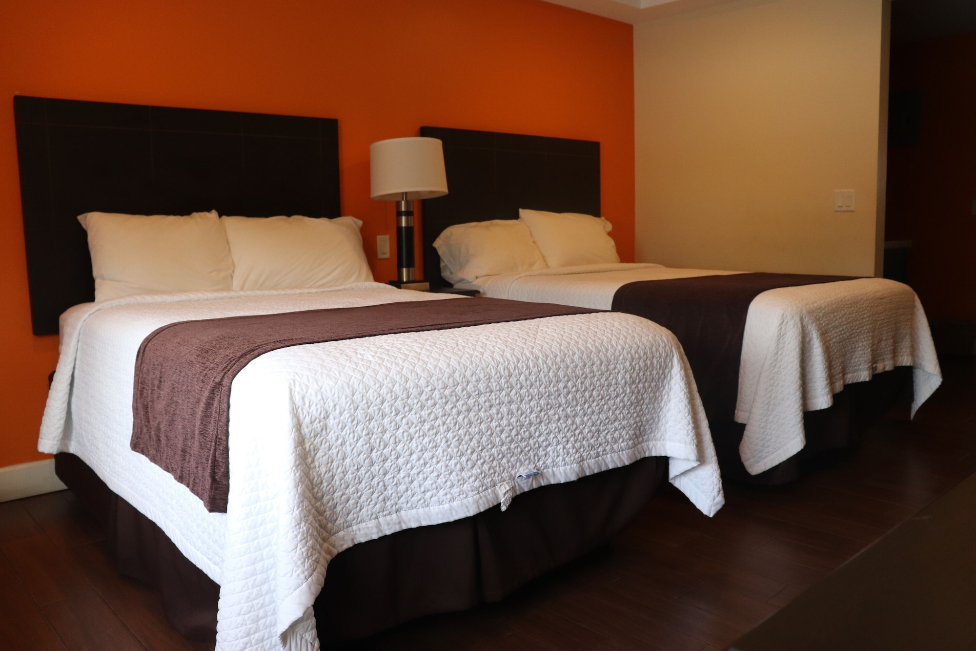 SUPERIOR, DOUBLE OR TWIN BED
