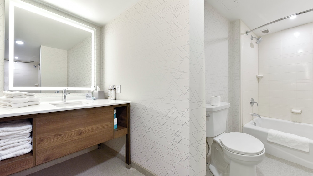 جناح بسرير كينج مع أريكة، Holiday Inn Express Hotel Suites Waterloo St Jacobs 2/4