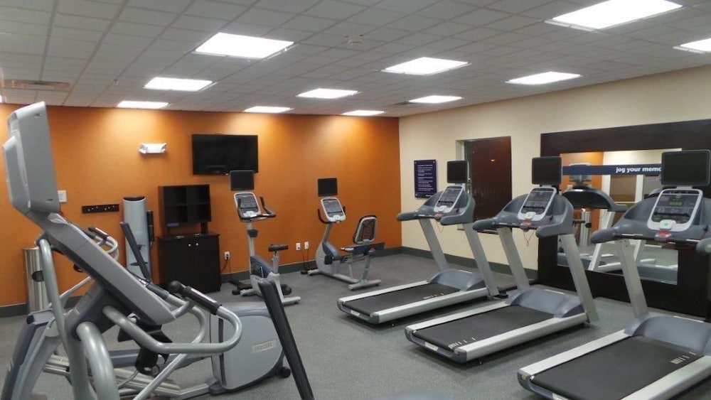 Hampton Inn & Suites Parkersburg Downtown 27/45