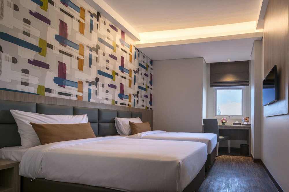 DELUXE, TWIN BEDS
