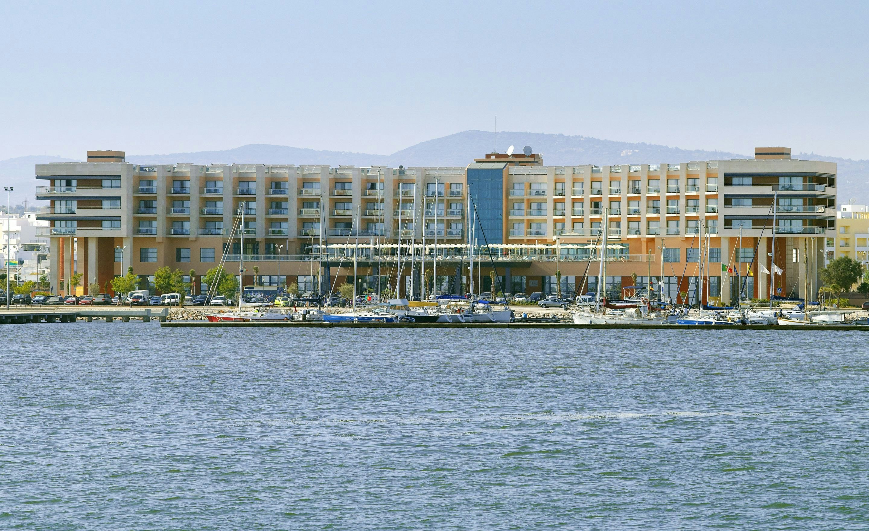 Real Marina Hotel & Spa 75/83