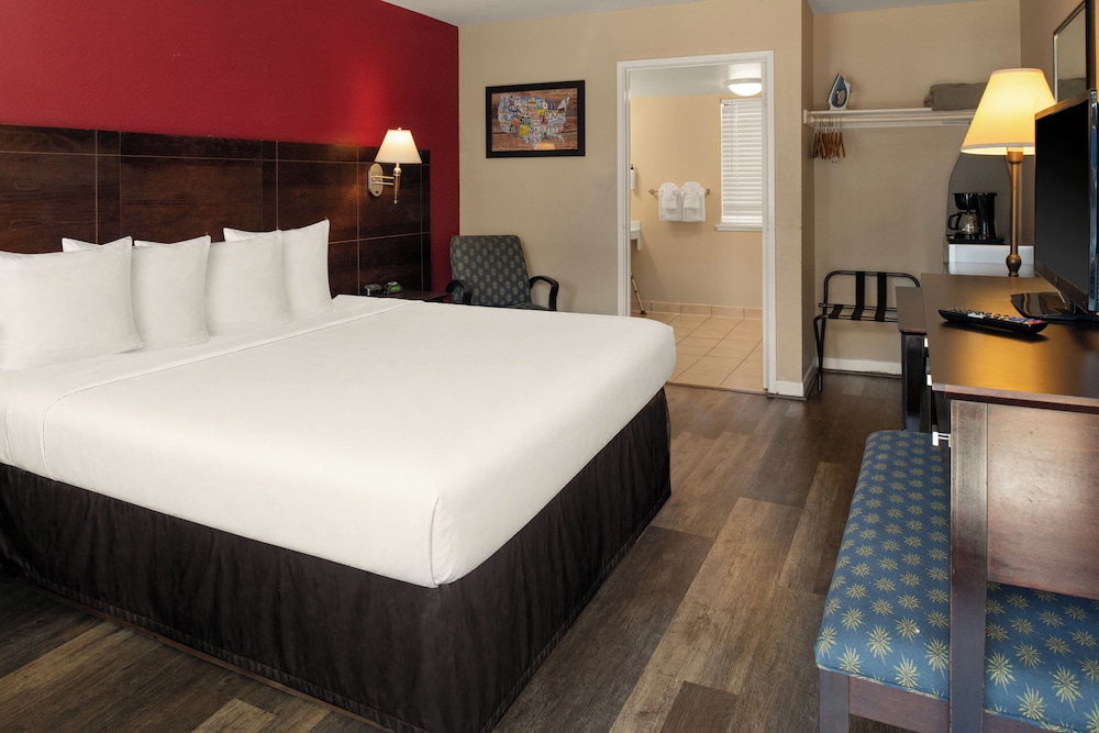 STANDARD, KING BED, ACCESSIBLE