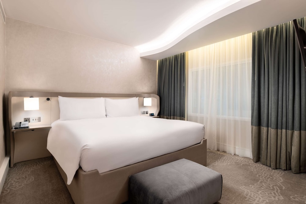 Hilton London Heathrow Airport 22/81
