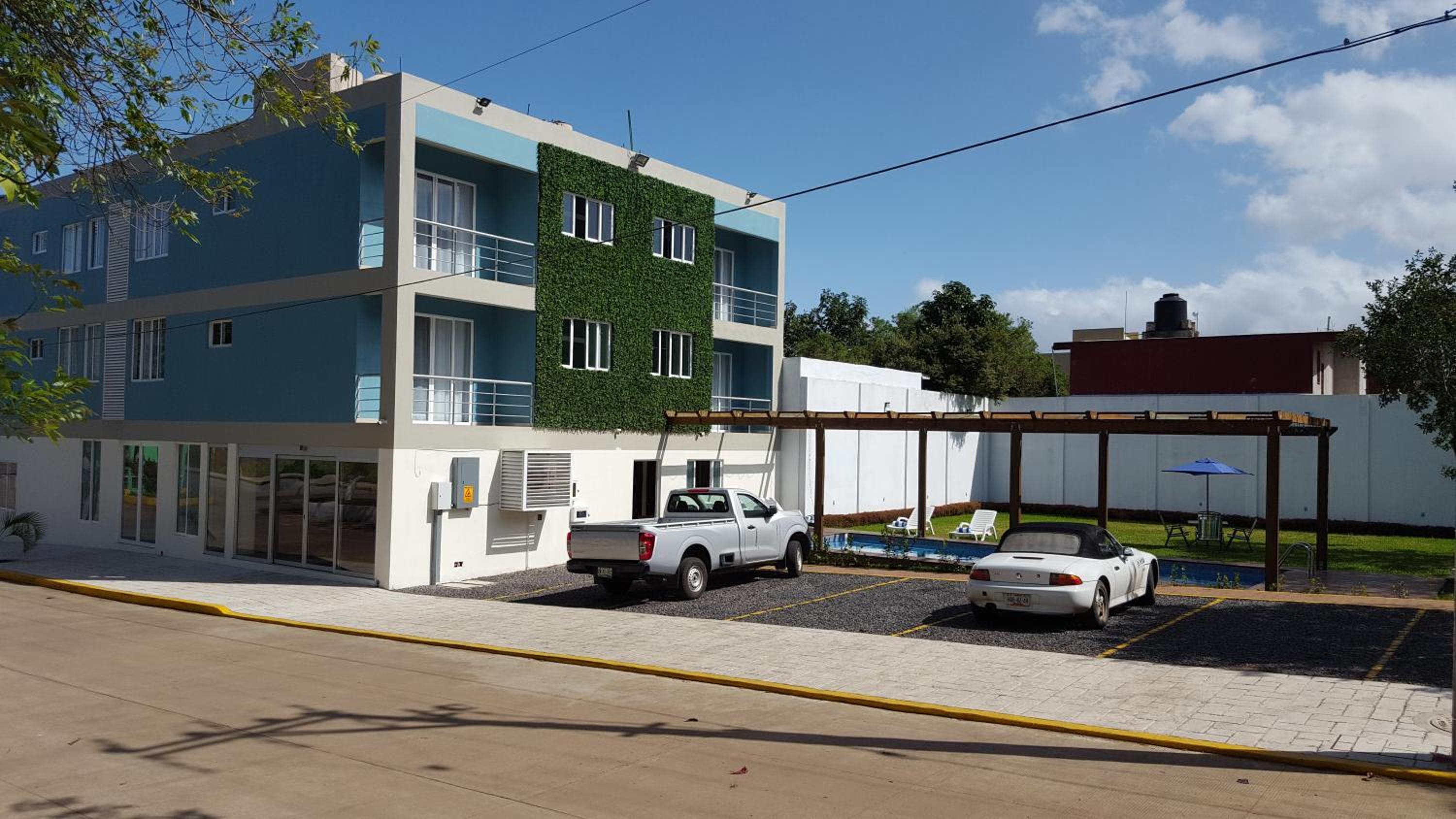 Relax Inn Suites 42/50