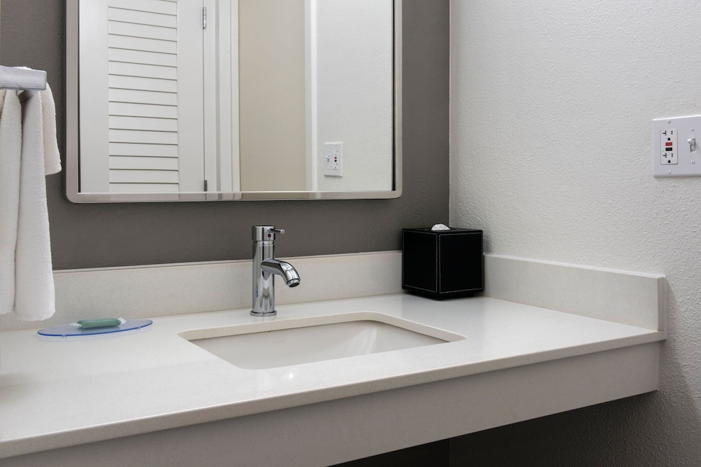 Courtyard By Marriott Annapolis 26/26