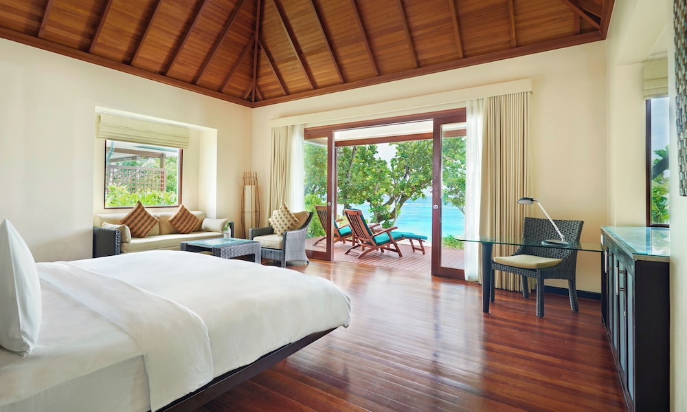 Beach Villa, King Bed, Private Garden, Plunge Pool