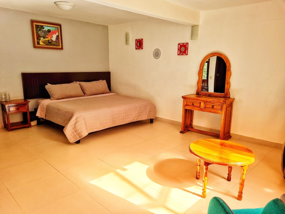 Hotel Jardines Del Carmen 28/50
