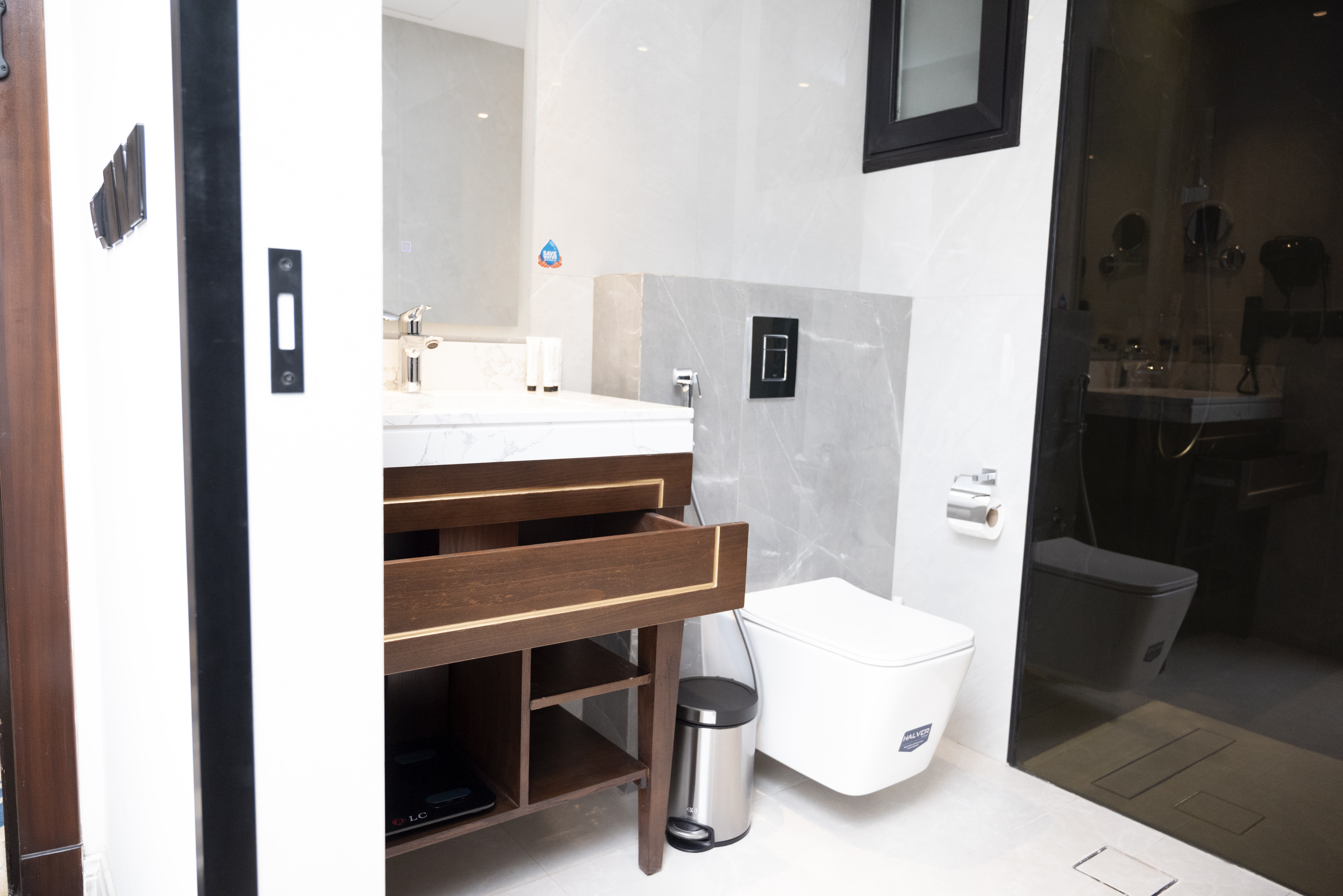 فندق جديل(Jadeel Hotel) 37/38