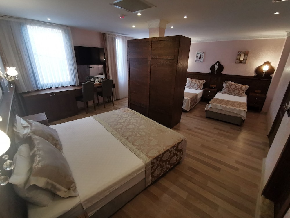 Perapolis Hotel 43/66