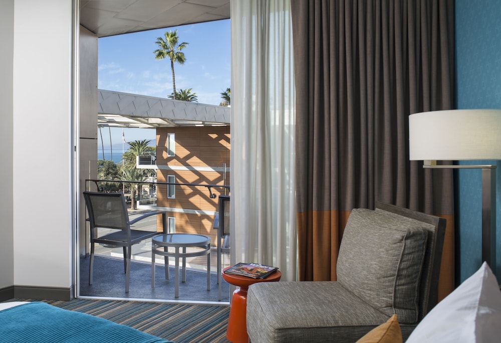 Shore Hotel 36/50