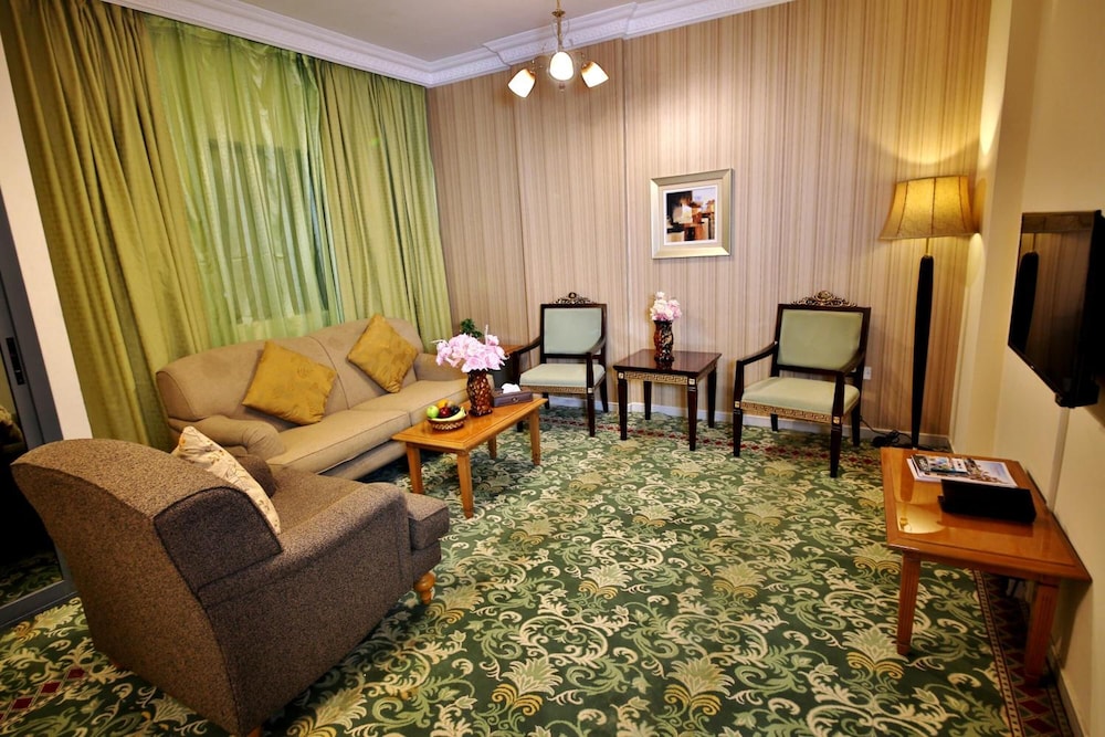 Midtown Furnished Apartments 26/34