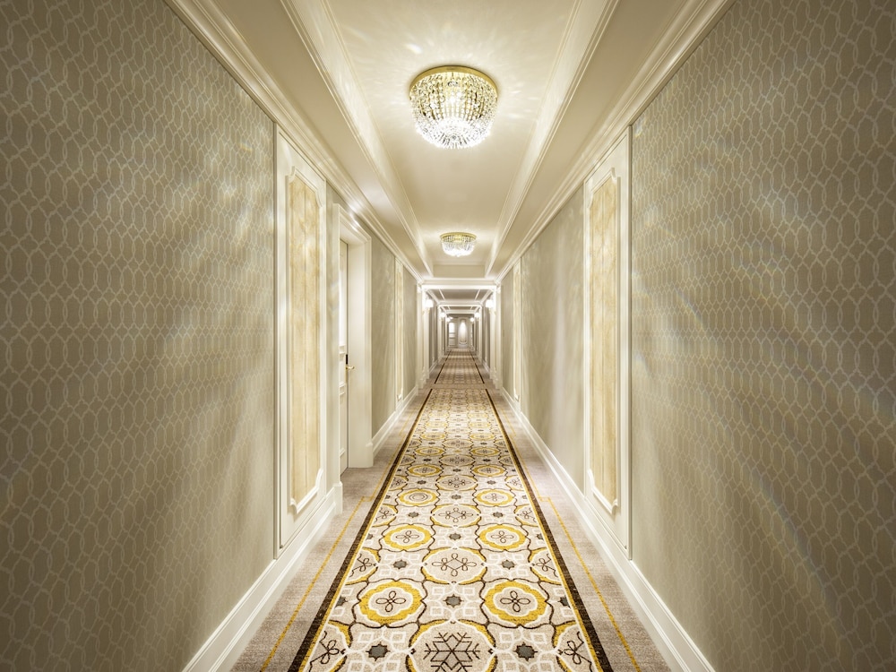 Takarazuka Hotel 37/49