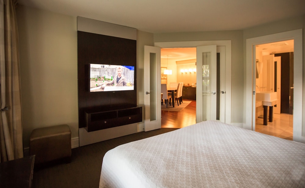 Spa, Suite, King Bed, Sofa