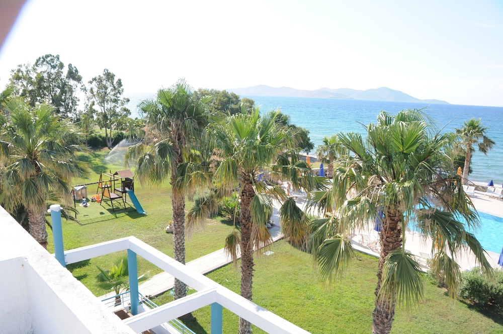 Irina Beach Hotel 53/68