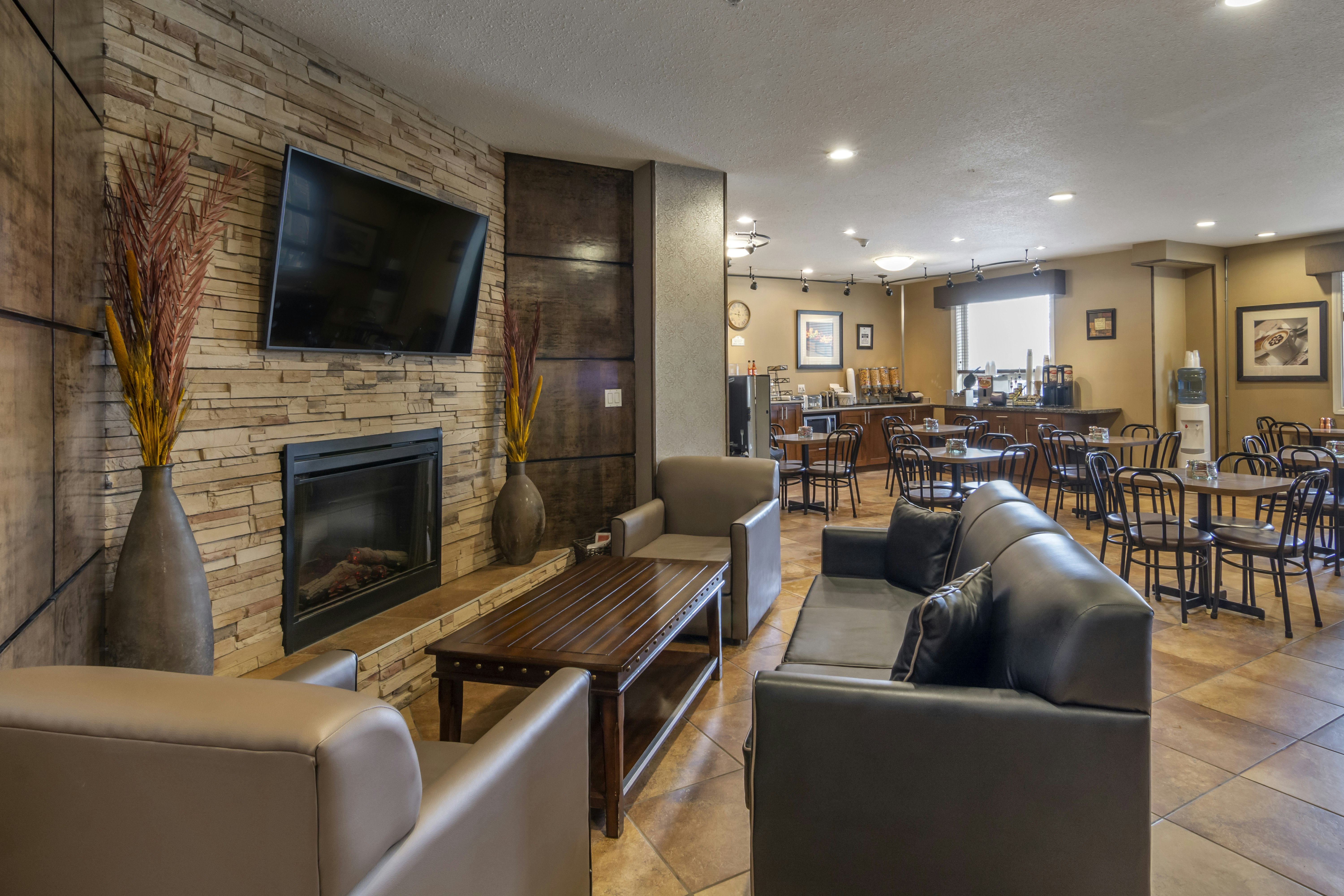 Devonian Hotel Suites 23/35