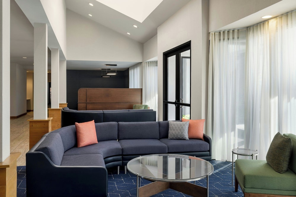 Courtyard by Marriott Atlanta Northlake 22/50