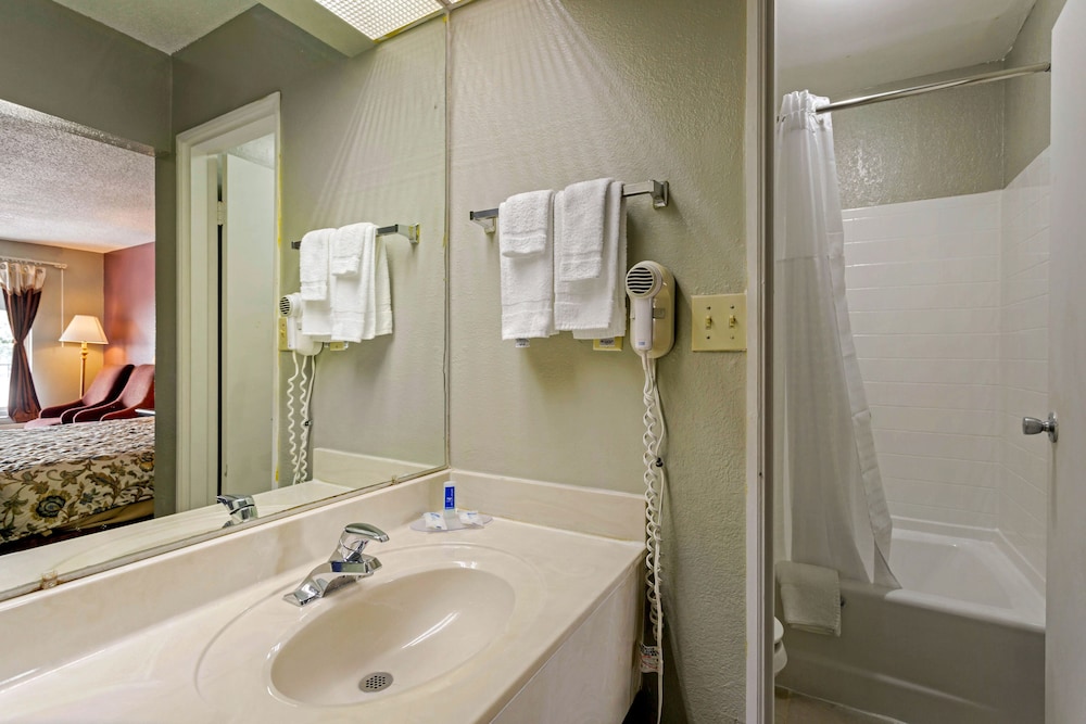 Southern Inn Manchester TN I 24 5/18
