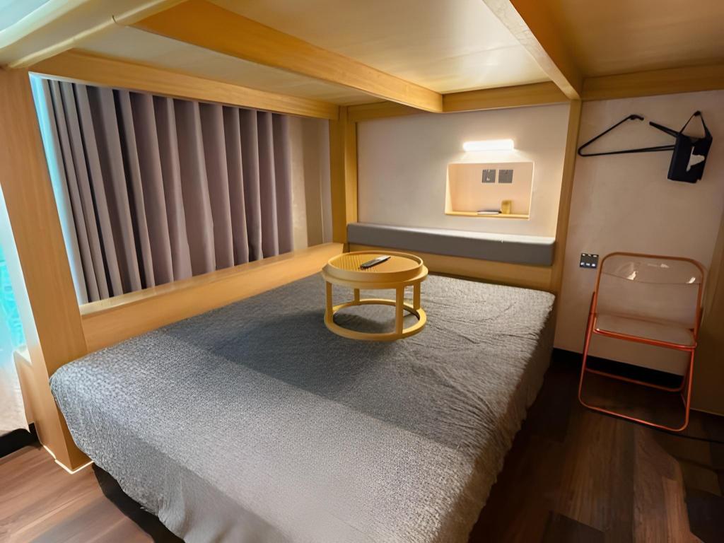 Loft, Double and Twin Beds, Harbour Bay Hotel 4/8