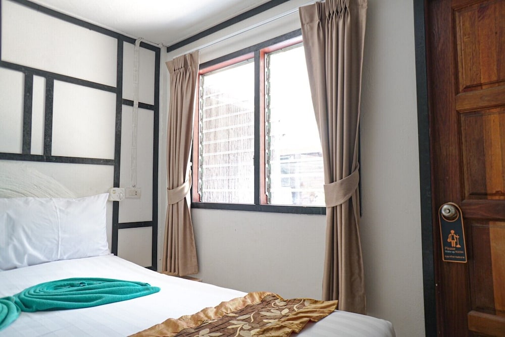 Phi Phi Nice Beach Resort 18/50