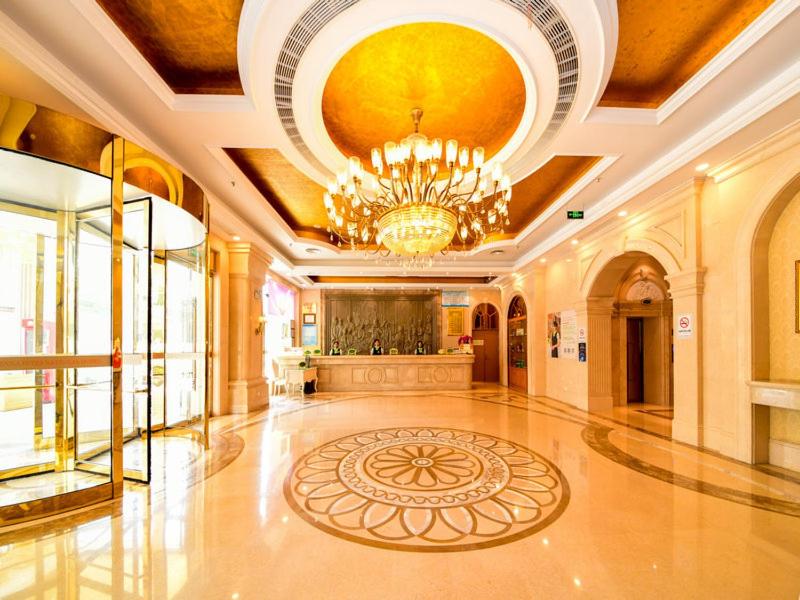 Vienna Hotel (Kunshan Qingyang North Road Wanda) 5/25