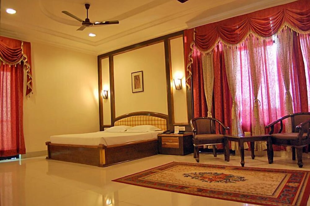 Hotel Rudra Continental 27/47
