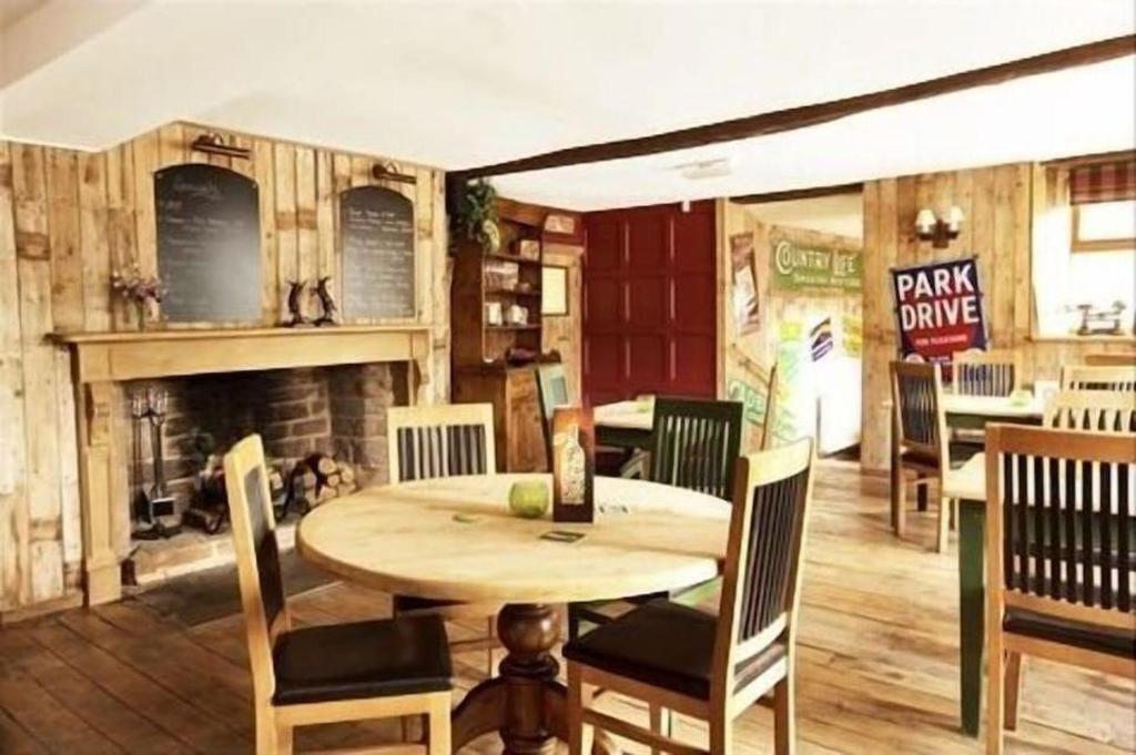 Harewood End Inn 19/23