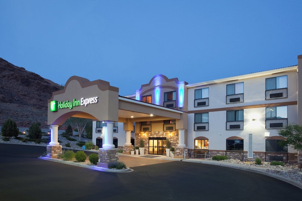 Holiday Inn Express Suites Moab 6/63