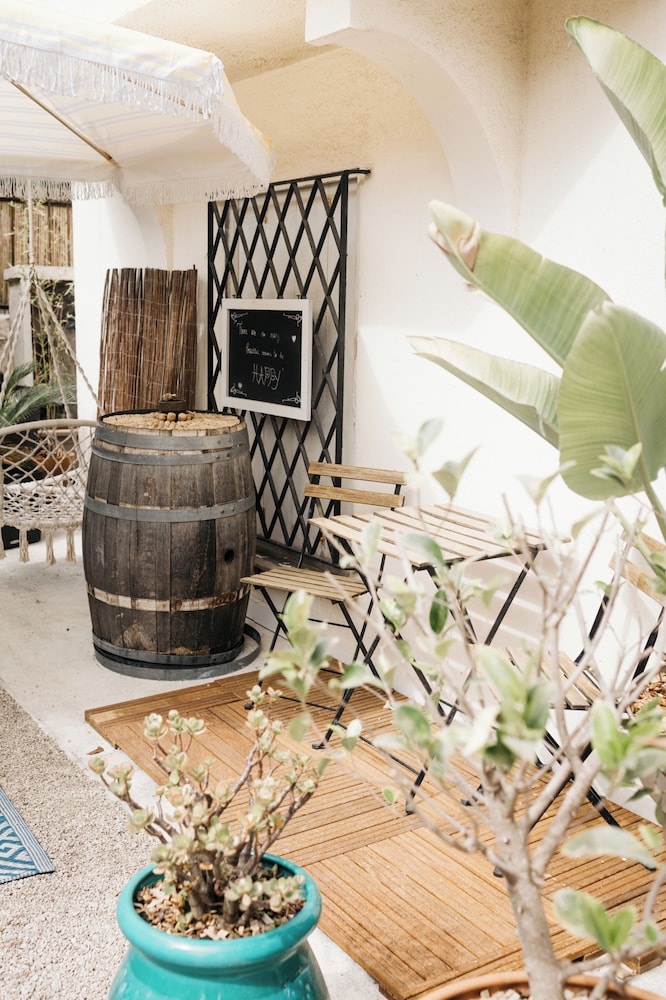 Hotel Le Petit Castel 24/47