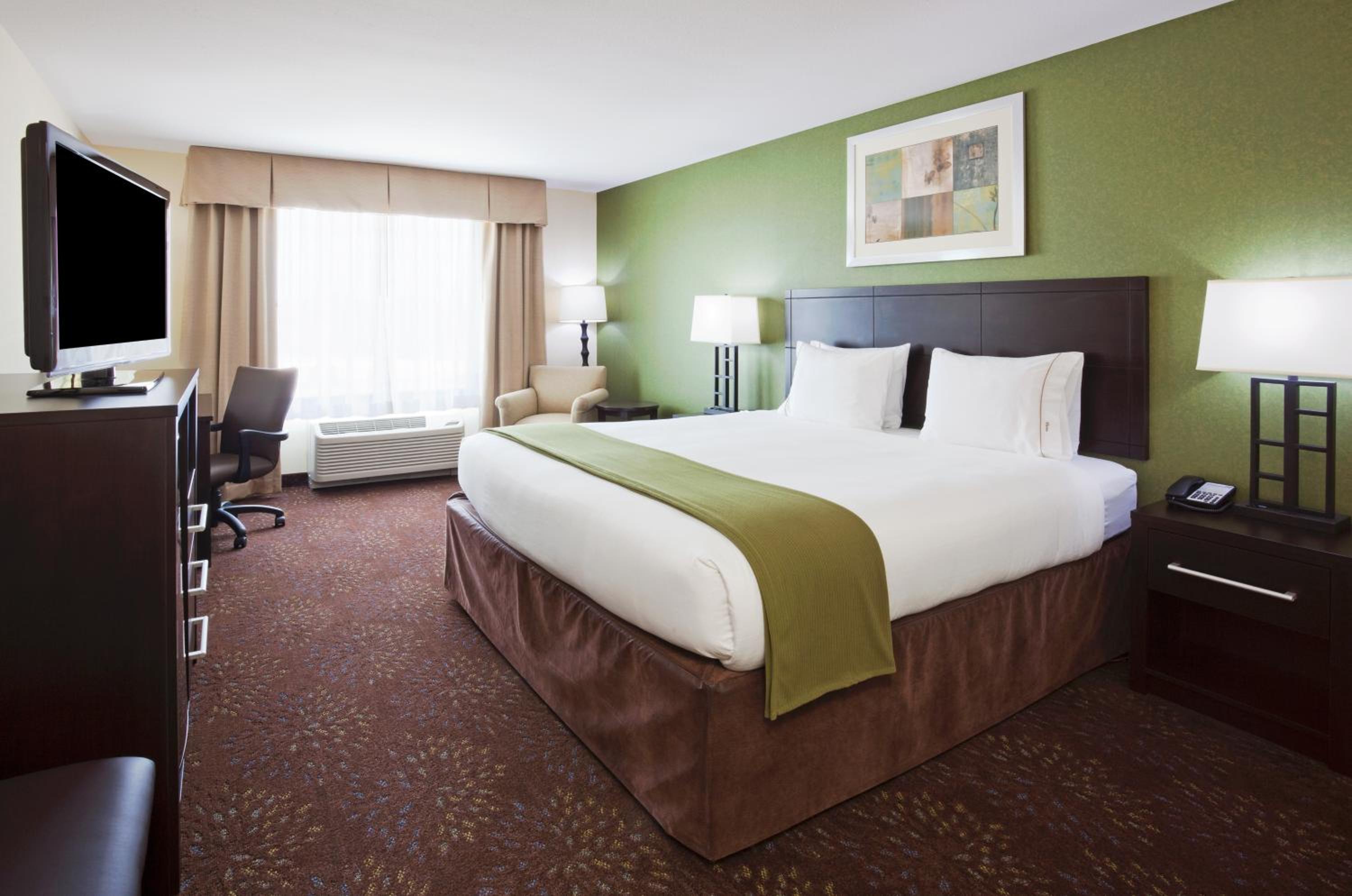 جناح بغرفة نوم واحدة لذوي الإعاقة، Holiday Inn Express Hotel Suites Rochester 2/9