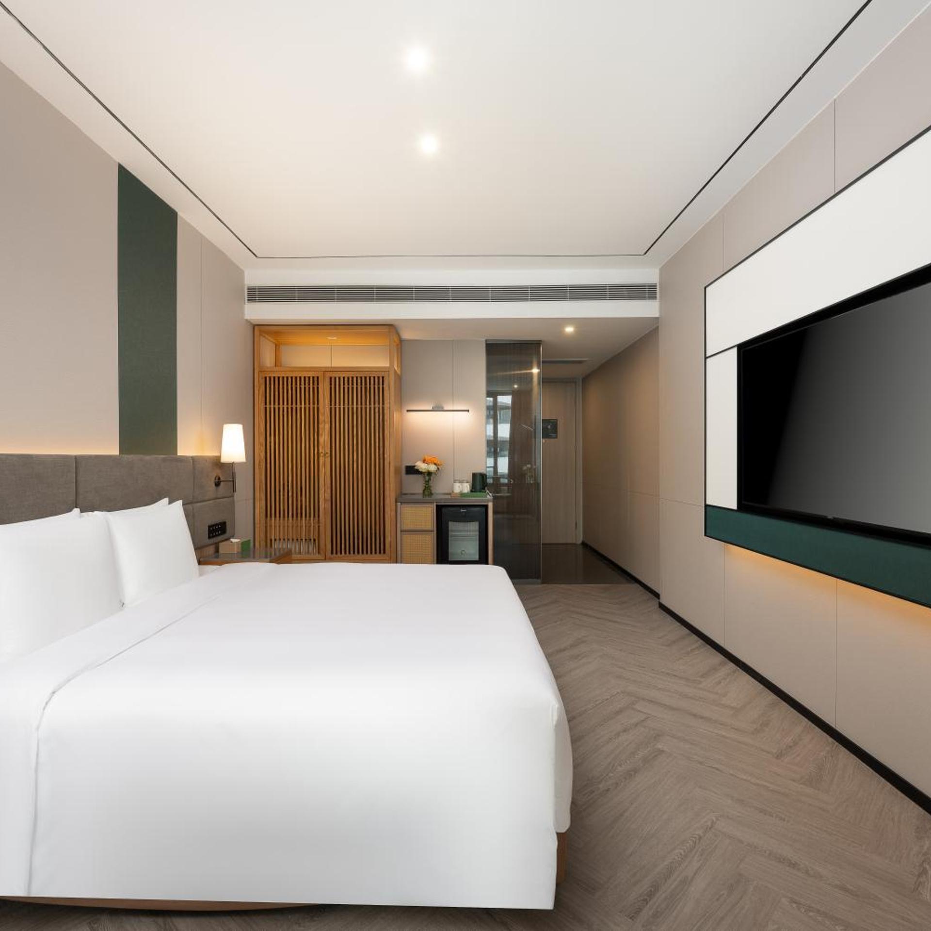 Superior, Queen Bed