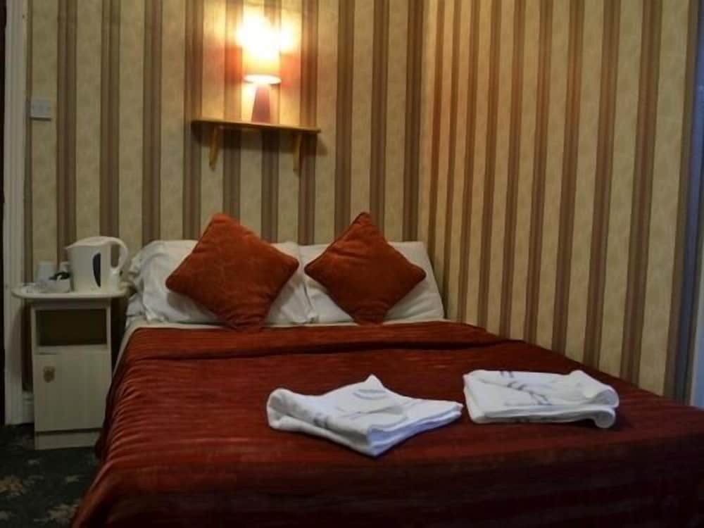 The Silverdale Hotel 26/46