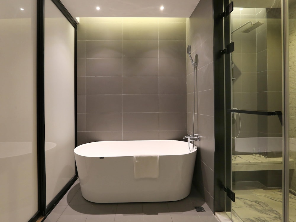 Novotel Deqing 56/56