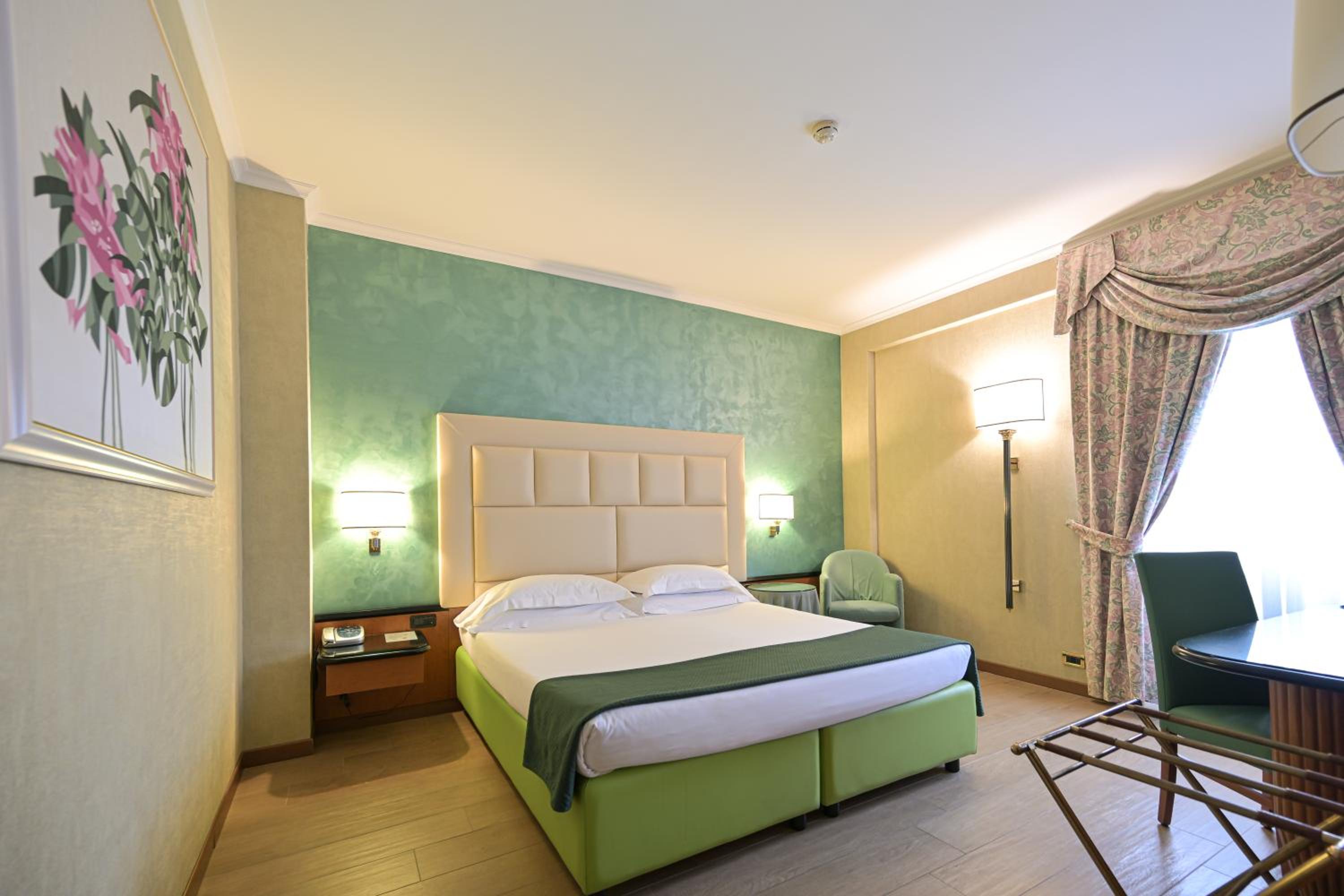 غرفة بسرير كوين، Hotel Principe 5/6