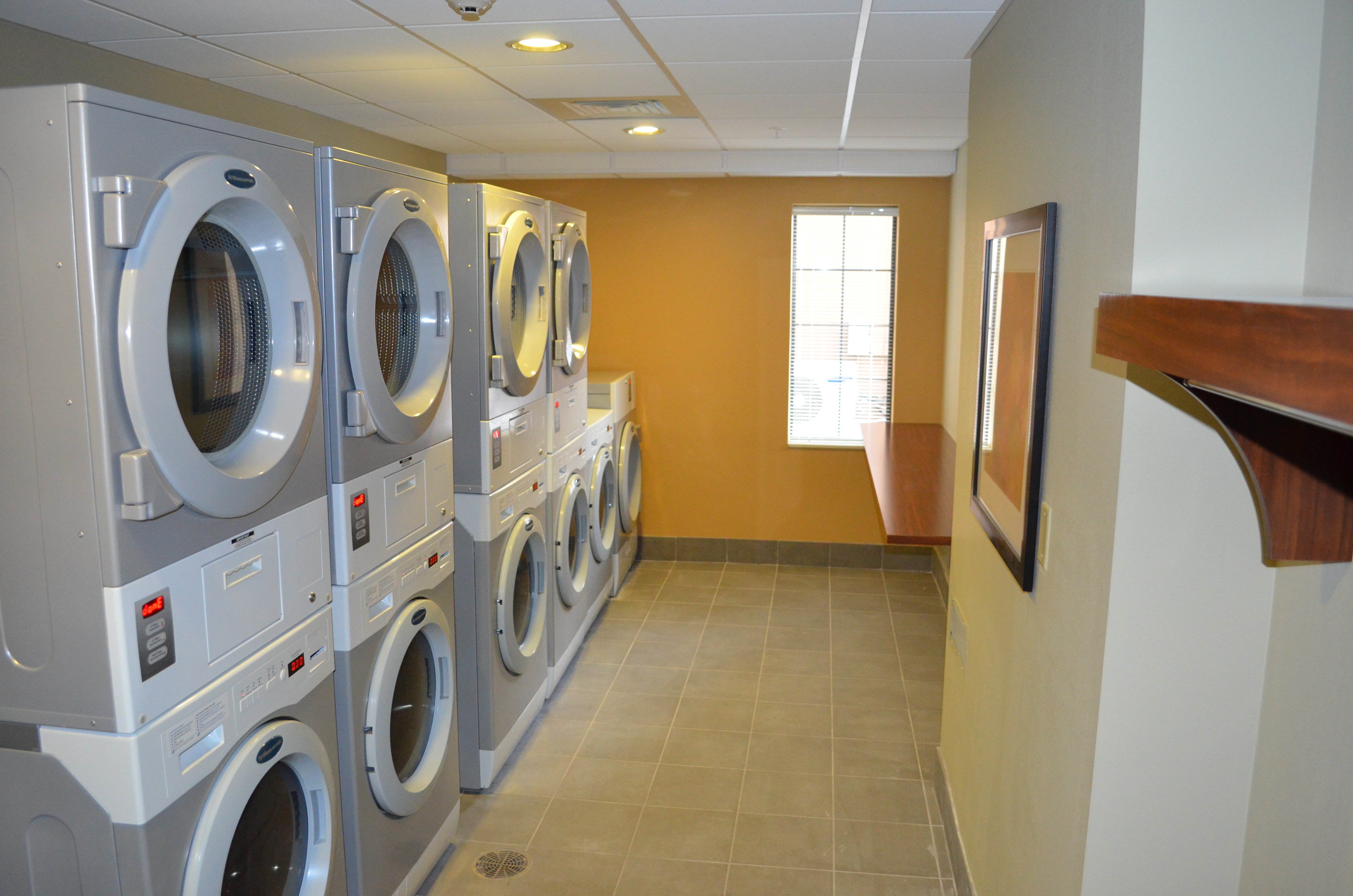 STAYBRIDGE SUITES BOWLING GREEN 19/68