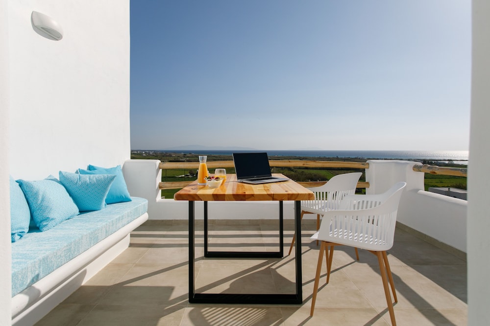 Naxos Earth Suites 39/59