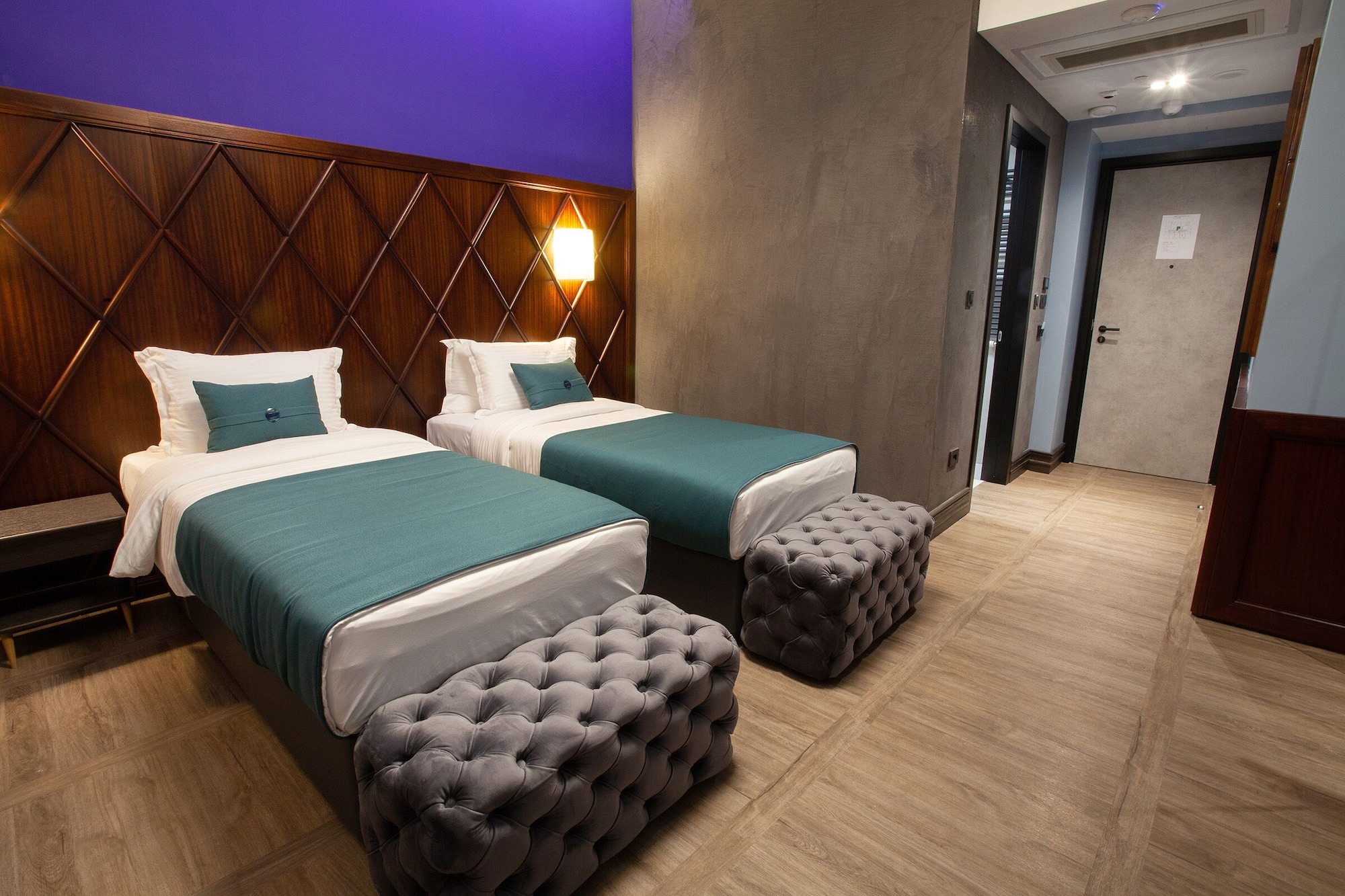 SUPERIOR, TWIN BEDS