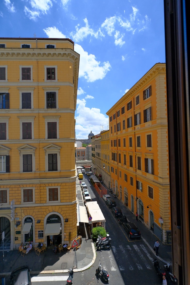 Hotel Lirico Roma 3/63