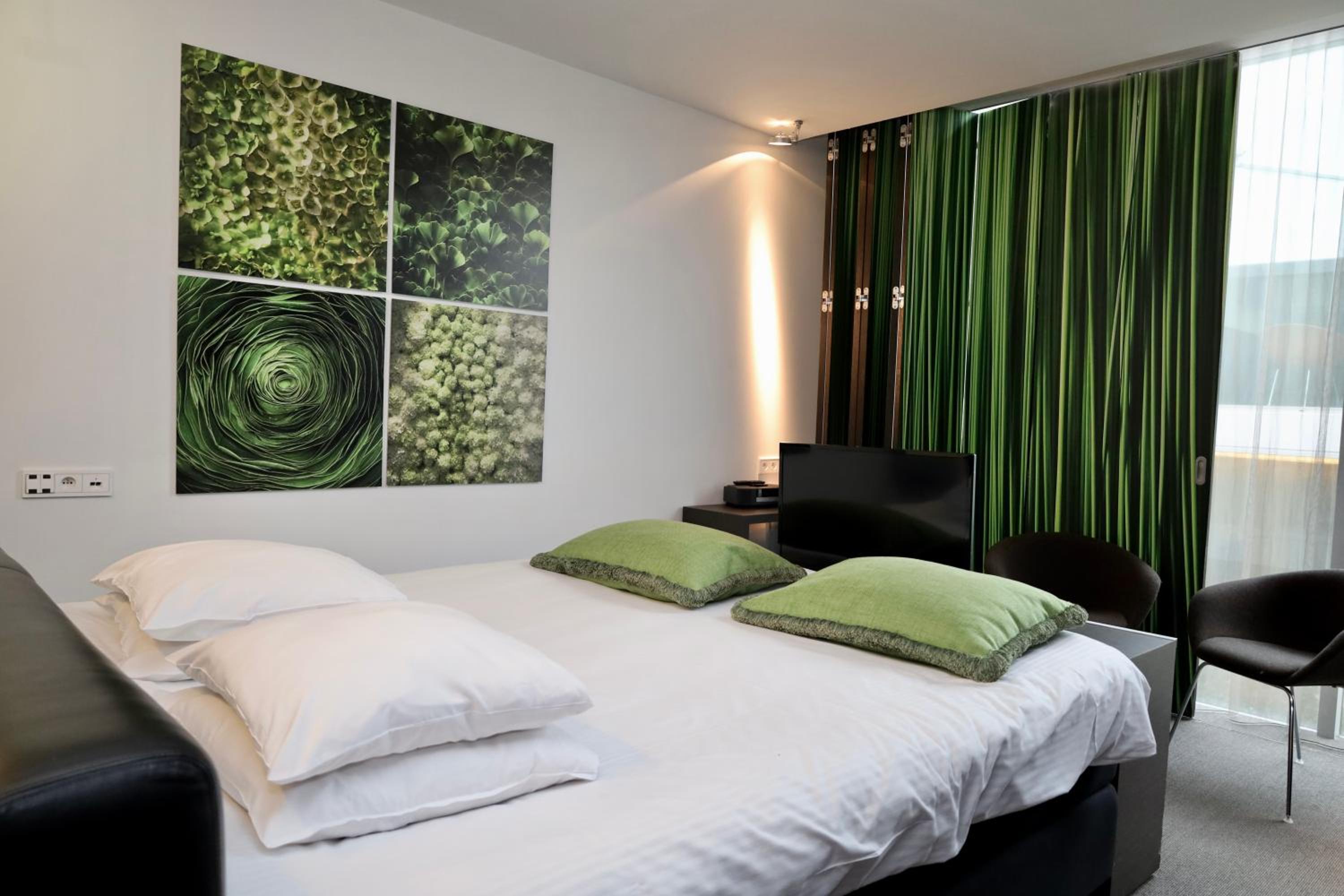 Design, Queen Bed