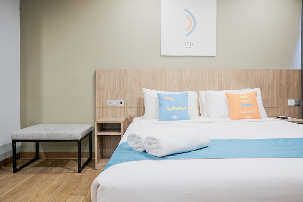 Sans Hotel Puri Indah Jakarta 11/62