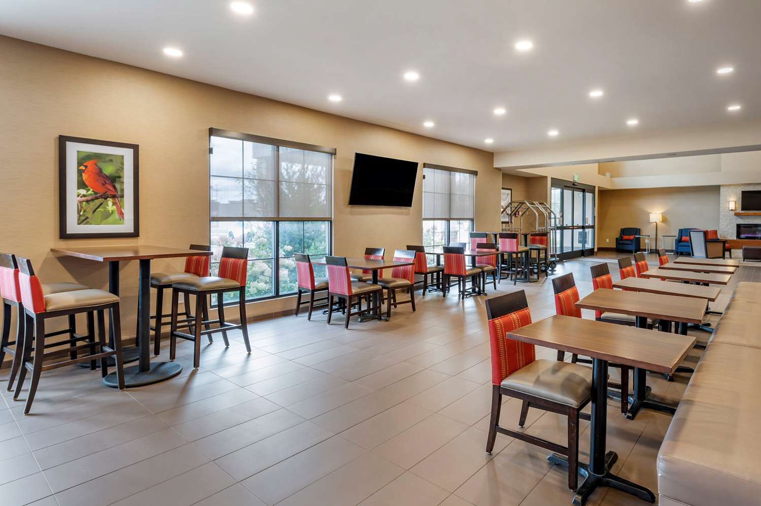 Comfort Suites Columbus Airport 30/43