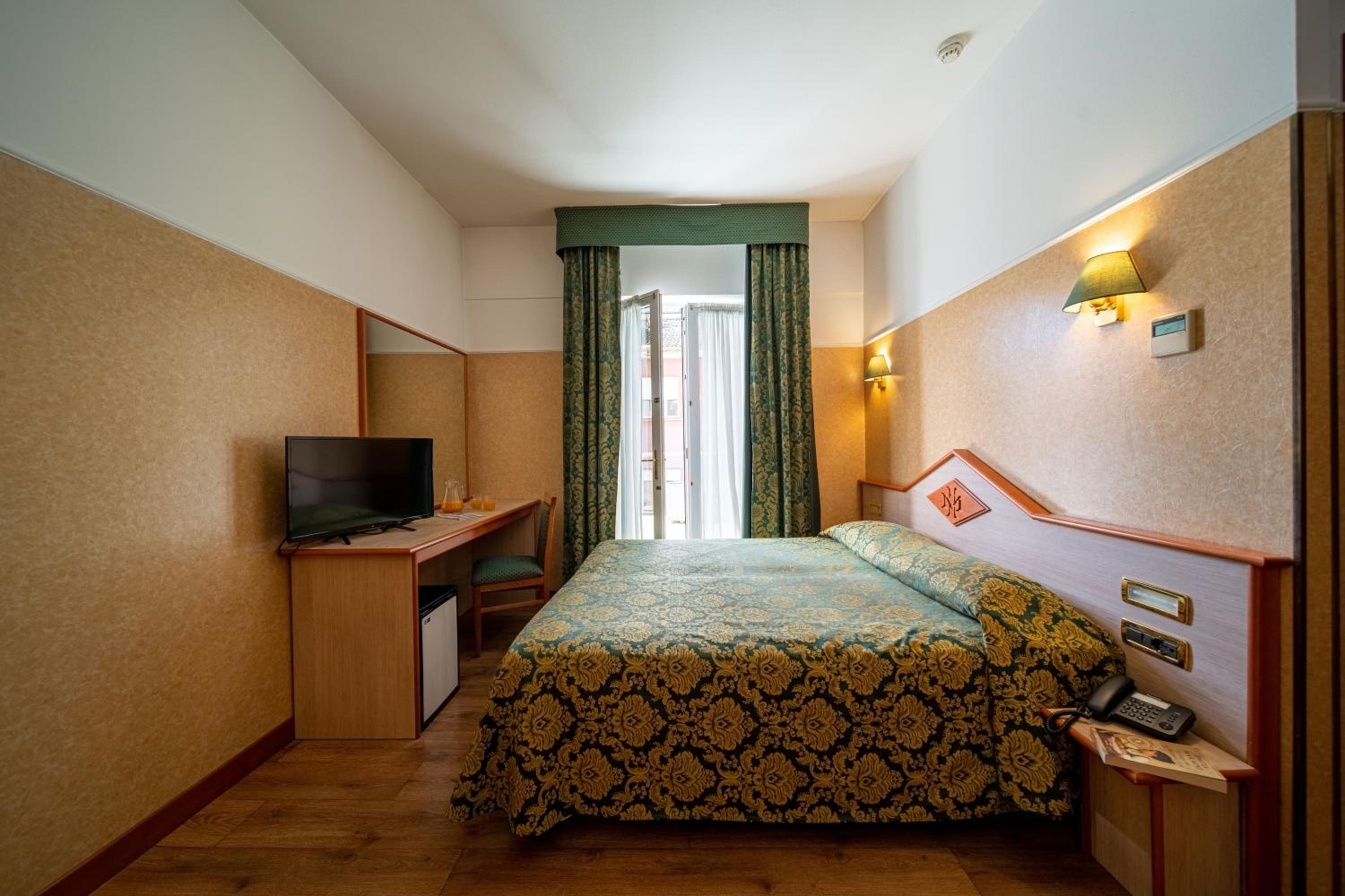 Hotel Mary 16/50