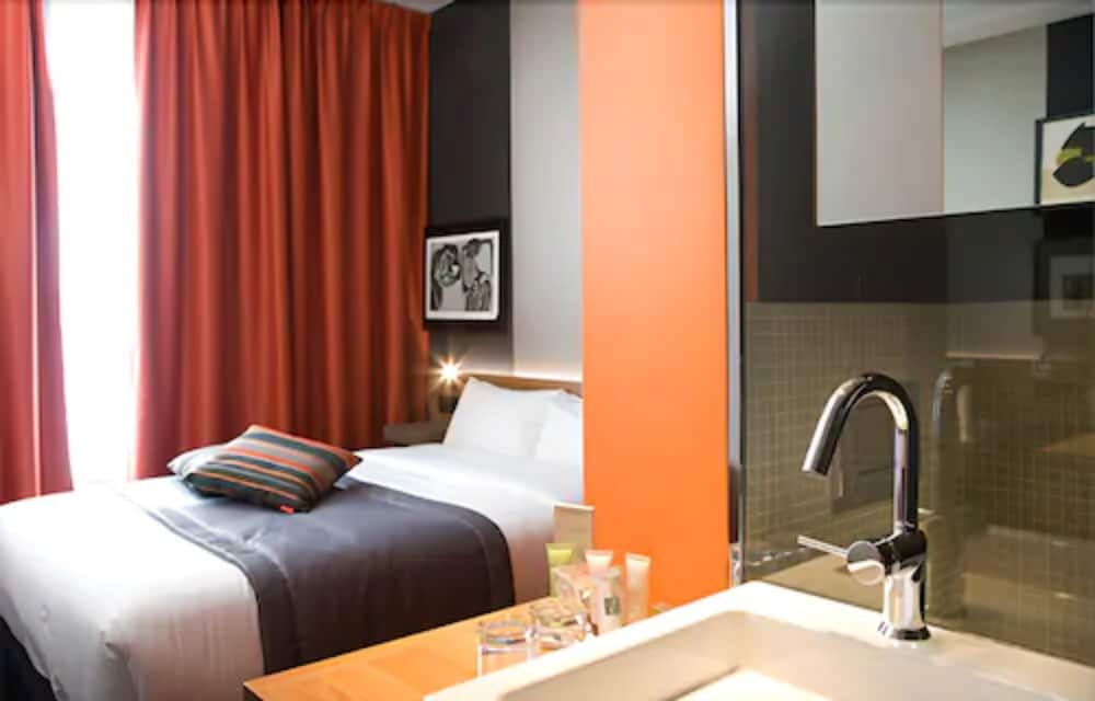Fred Hotel 10/70
