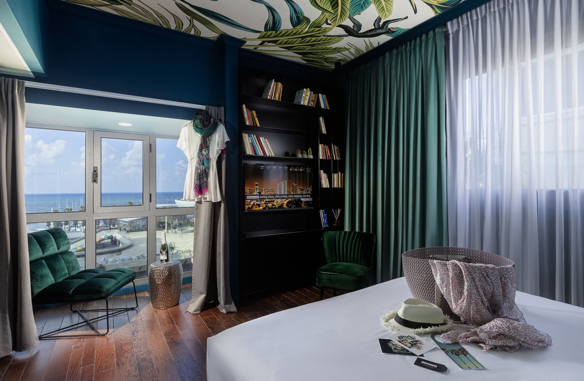 GRAND, SEA VIEW
