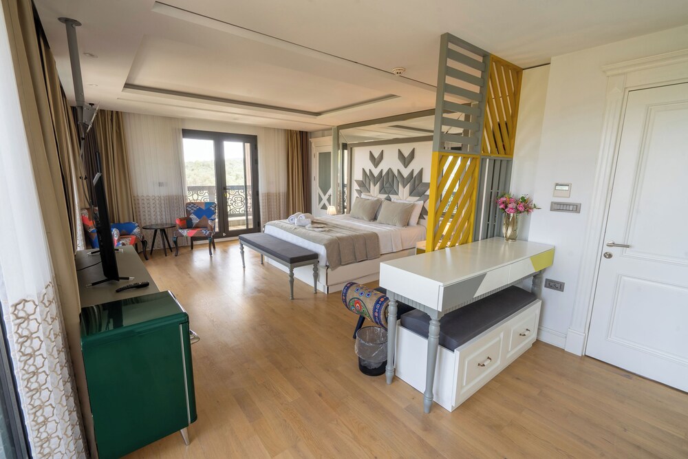 Cunda Eye +16 Adult Only 33/50