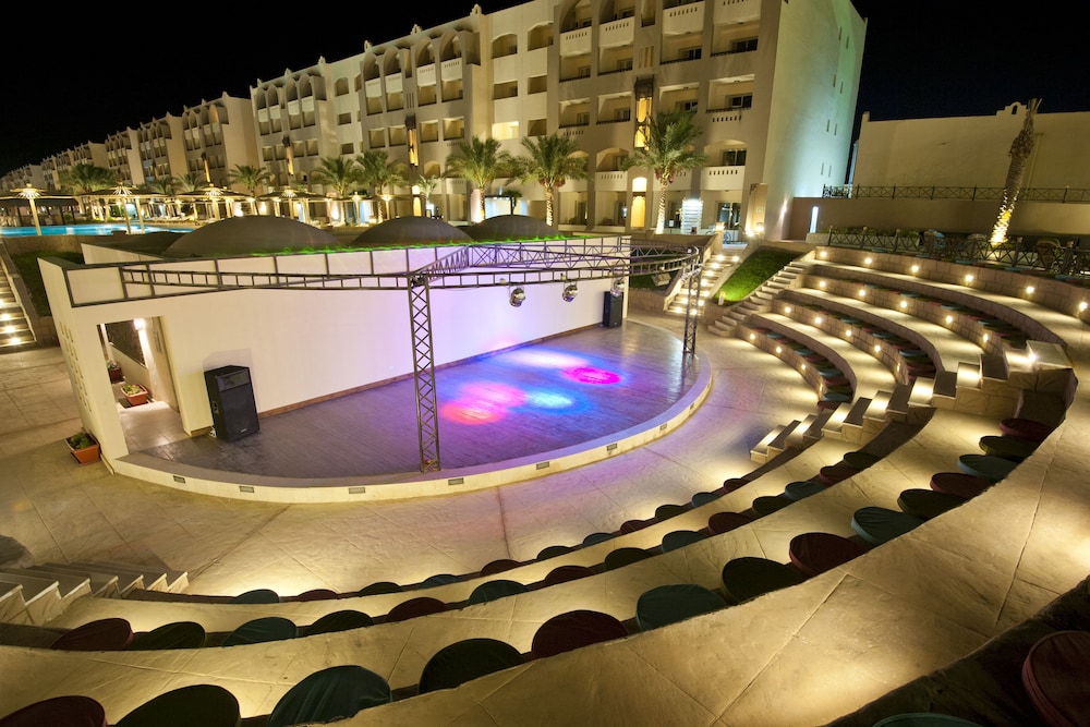 El Karma Aqua Beach Resort 8/50