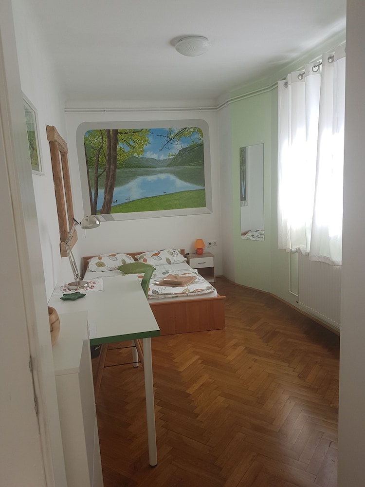 Vila Teslova 31/50